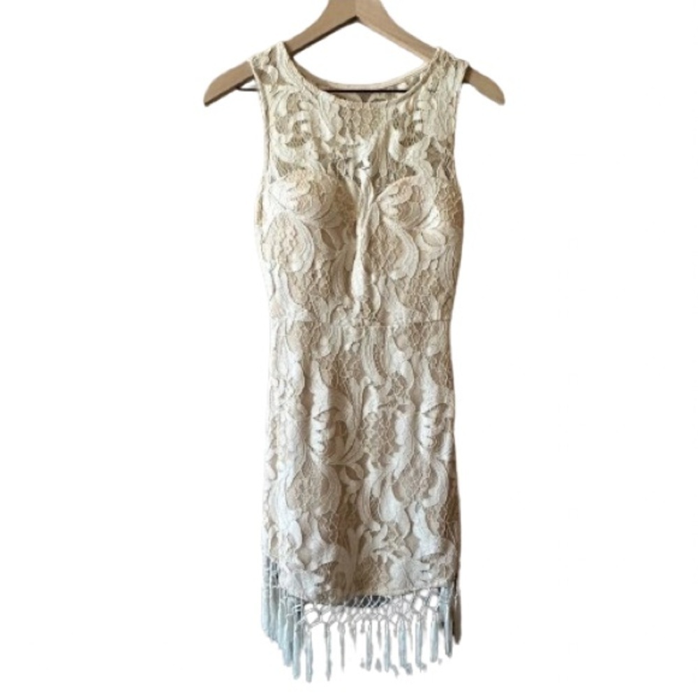 Women's S NWT AKIRA Lace Dress Cream Fringe Sleeveless Open Back